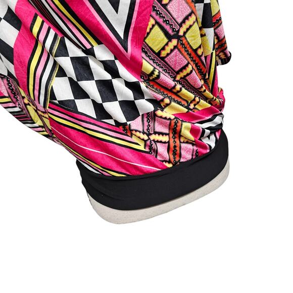 Women’s Retro 80s Y2K Top Sz L Geometric Checker Print Batwing Cold Shoulder USA - Picture 3 of 10